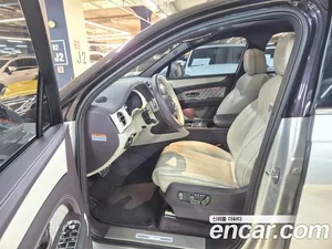 Bentley Bentayga, 2023 — миниатюра 12