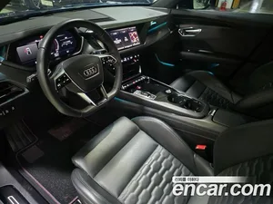 Audi e-tron GT, 2022 — миниатюра 10