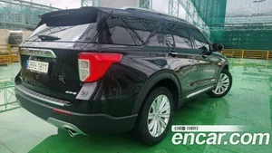 Ford Explorer, 2022 — миниатюра 6