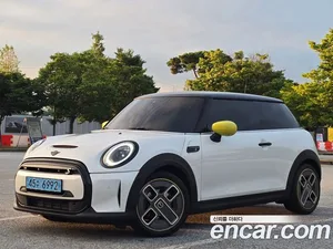 Mini Cooper, 2023 — миниатюра 2