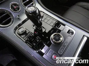 Bentley Continental, 2020 — миниатюра 12
