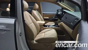 Kia Carnival, 2015 — миниатюра 17
