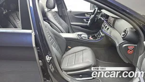 Mercedes-Benz E-Class, 2022 — миниатюра 10