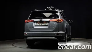 Toyota RAV4, 2018 — миниатюра 4