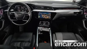 Audi e-tron, 2022 — миниатюра 10