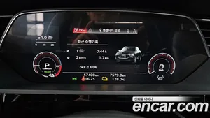 Audi e-tron, 2022 — миниатюра 11