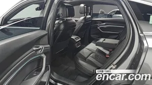 Audi e-tron, 2022 — миниатюра 18