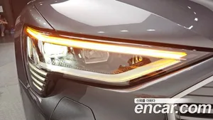 Audi e-tron, 2022 — миниатюра 8