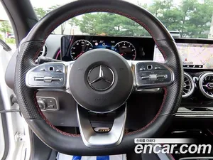 Mercedes-Benz GLB-Class, 2023 — миниатюра 9