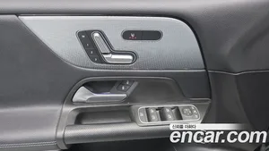 Mercedes-Benz GLB-Class, 2021 — миниатюра 13