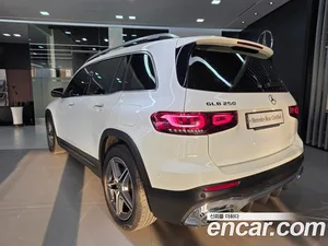 Mercedes-Benz GLB-Class, 2022 — миниатюра 2