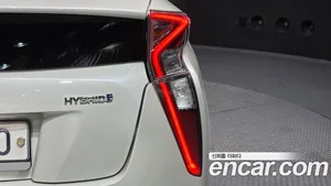 Toyota Prius, 2017 — миниатюра 9