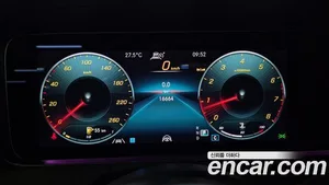 Mercedes-Benz E-Class, 2023 — миниатюра 5