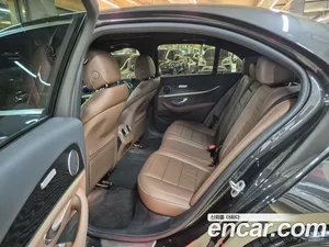 Mercedes-Benz E-Class, 2023 — миниатюра 9