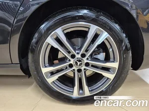 Mercedes-Benz E-Class, 2023 — миниатюра 19