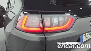 Jeep Cherokee, 2022 — миниатюра 9