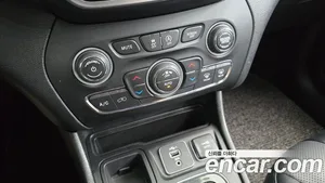 Jeep Cherokee, 2022 — миниатюра 29