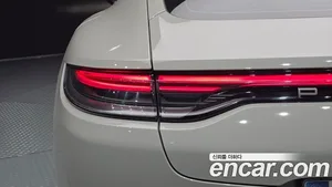 Porsche Panamera, 2023 — миниатюра 9