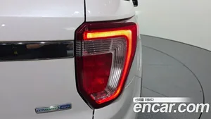 Ford Explorer, 2019 — миниатюра 9