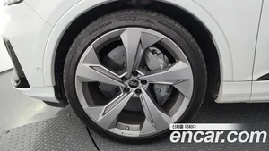 Audi SQ7, 2023 — миниатюра 5