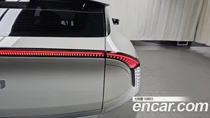 Kia EV6, 2023 — миниатюра 9