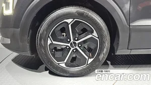 Kia Niro, 2023 — миниатюра 5