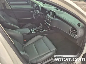 Kia Stinger, 2017 — миниатюра 15