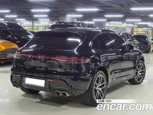 Porsche Macan, 2022 — миниатюра 3