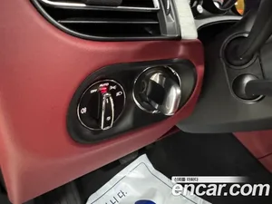 Porsche Macan, 2022 — миниатюра 7