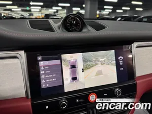 Porsche Macan, 2022 — миниатюра 10