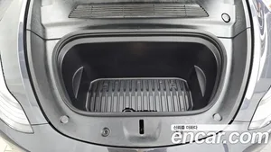 Tesla Model Y, 2025 — миниатюра 6