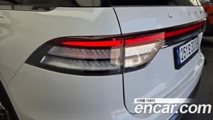 Lincoln Aviator, 2023 — миниатюра 9