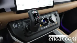 Land Rover Defender, 2025 — миниатюра 9
