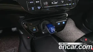 Toyota Prius, 2022 — миниатюра 12