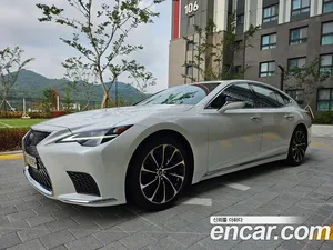Lexus LS, 2022 — миниатюра 2