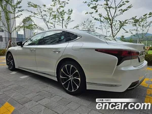 Lexus LS, 2022 — миниатюра 3