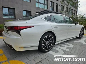 Lexus LS, 2022 — миниатюра 5
