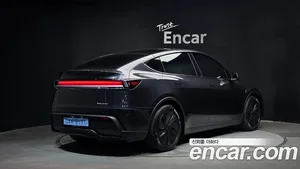 Tesla Model Y, 2025 — миниатюра 2