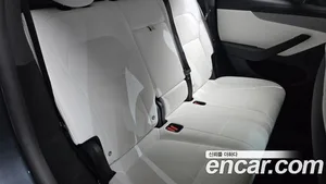 Tesla Model Y, 2025 — миниатюра 17