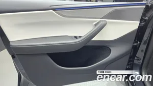 Tesla Model Y, 2025 — миниатюра 14