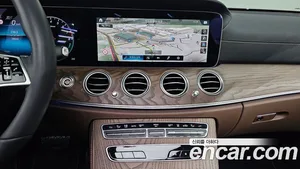 Mercedes-Benz E-Class, 2023 — миниатюра 18