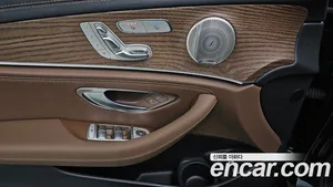 Mercedes-Benz E-Class, 2023 — миниатюра 23