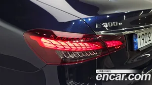 Mercedes-Benz E-Class, 2023 — миниатюра 9