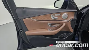 Mercedes-Benz E-Class, 2023 — миниатюра 14