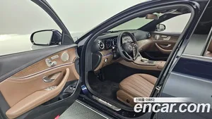 Mercedes-Benz E-Class, 2023 — миниатюра 16
