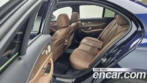 Mercedes-Benz E-Class, 2023 — миниатюра 30