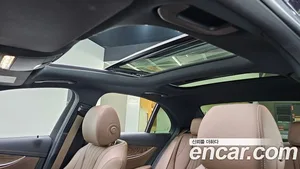 Mercedes-Benz E-Class, 2023 — миниатюра 31