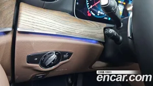 Mercedes-Benz E-Class, 2023 — миниатюра 33