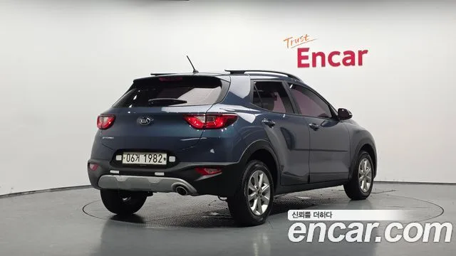 Kia Stonic, 2018 — фото автомобиля из Кореи