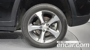 Jeep Cherokee, 2023 — миниатюра 7